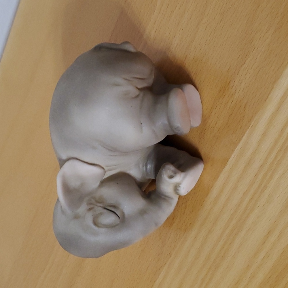 🏠 VINTAGE Art Affects 1990 Ceramic Sleeping Elephant